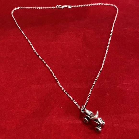 4 Wheeler Necklace - Picture 3 of 5